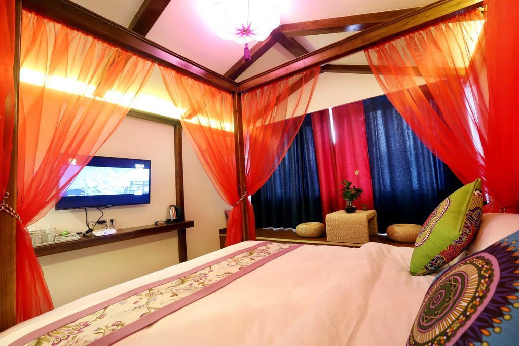 Bugu Hostel Wulingyuan Екстер'єр фото