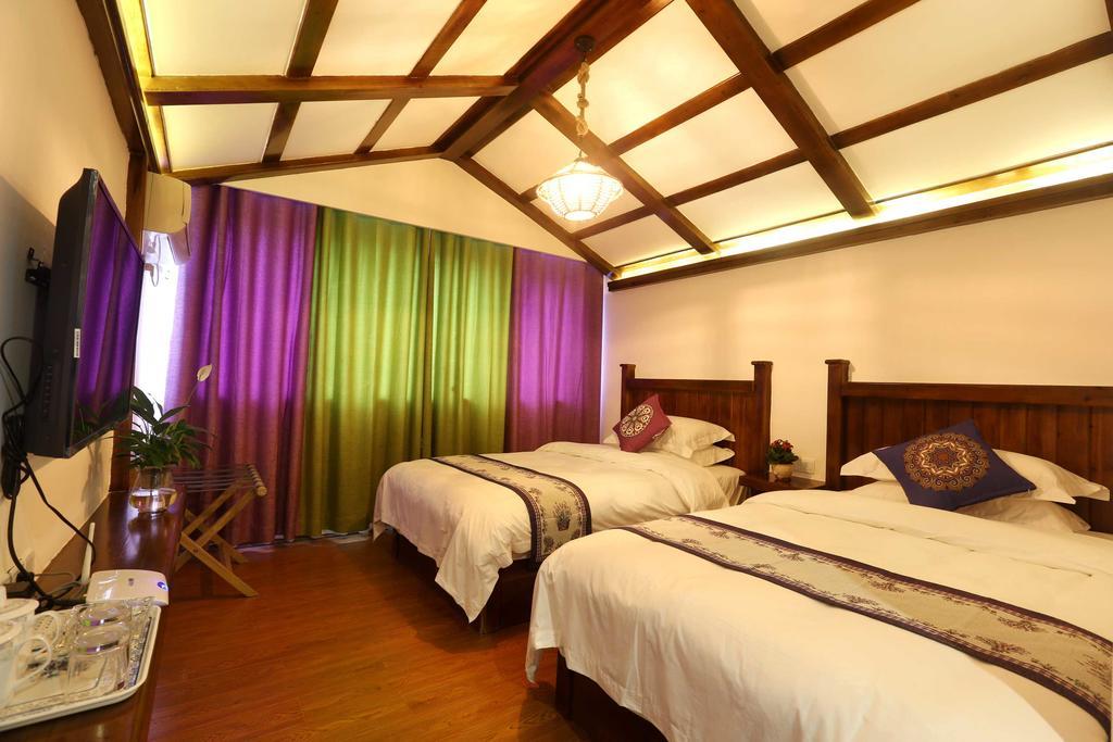 Bugu Hostel Wulingyuan Екстер'єр фото